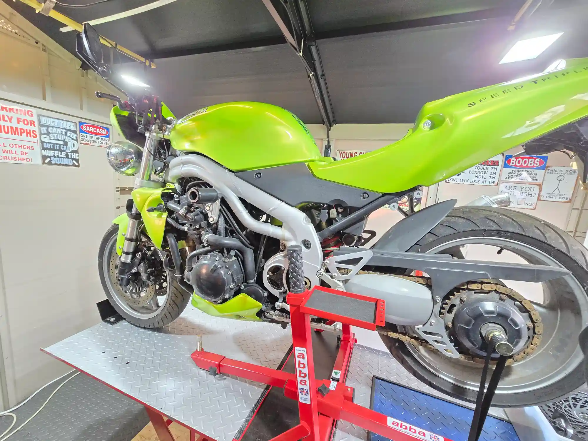 Triumph Speed Triple 955i Bodywork Removal